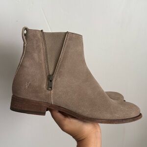 Frye Suede Ankle Boots • Taupe Side-Zip Booties • Women’s 8.5